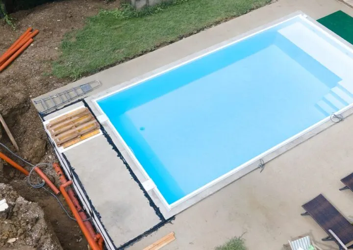 installing a water swimming pool