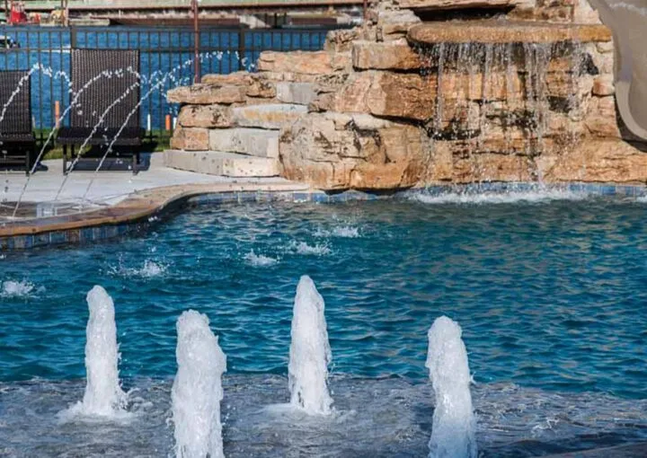 swimming pool water features