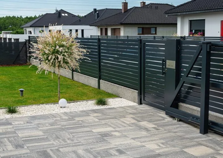 modern aluminium fence, home iside view