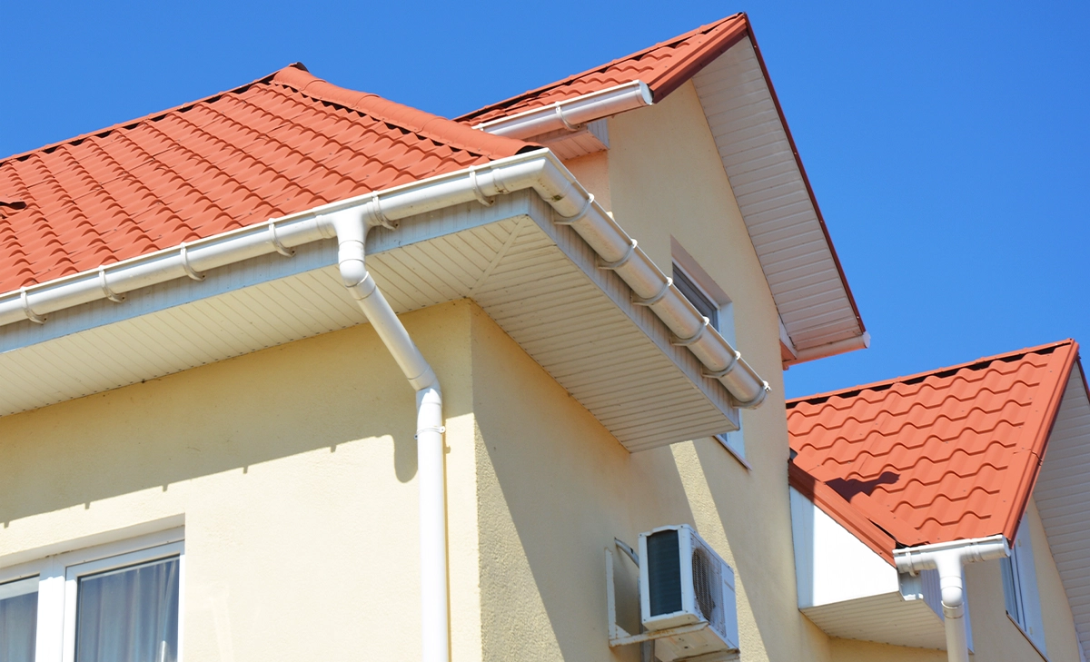 home eavestrough, soffit, and fascia
