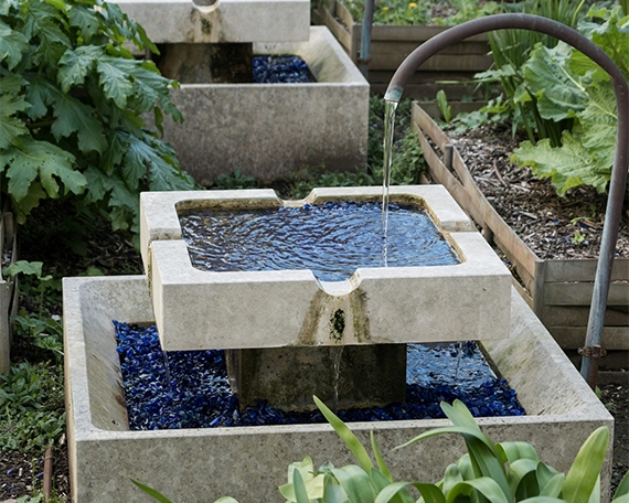 water fountain flowing water