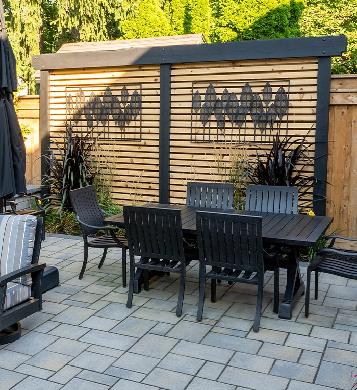 outdoor privacy screen beside dinning area