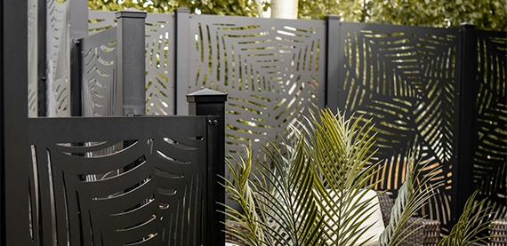 close view of outdoor privacy screen