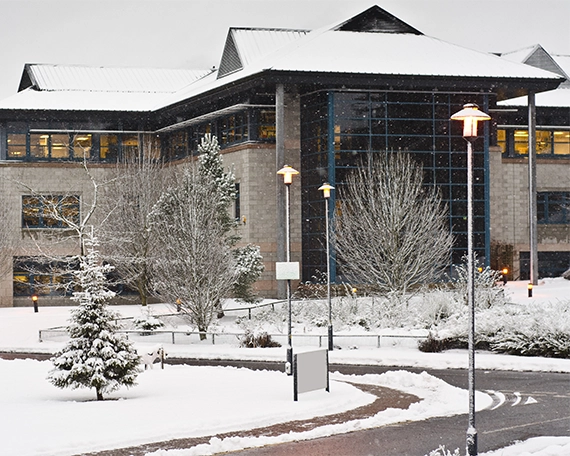 commercial building driveway snow cleared