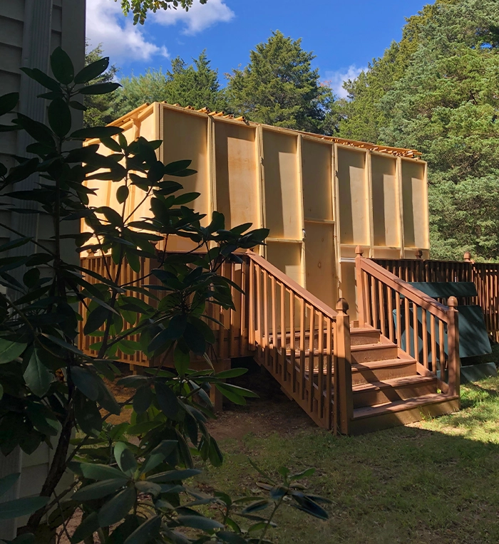 sukkah with railing and steps