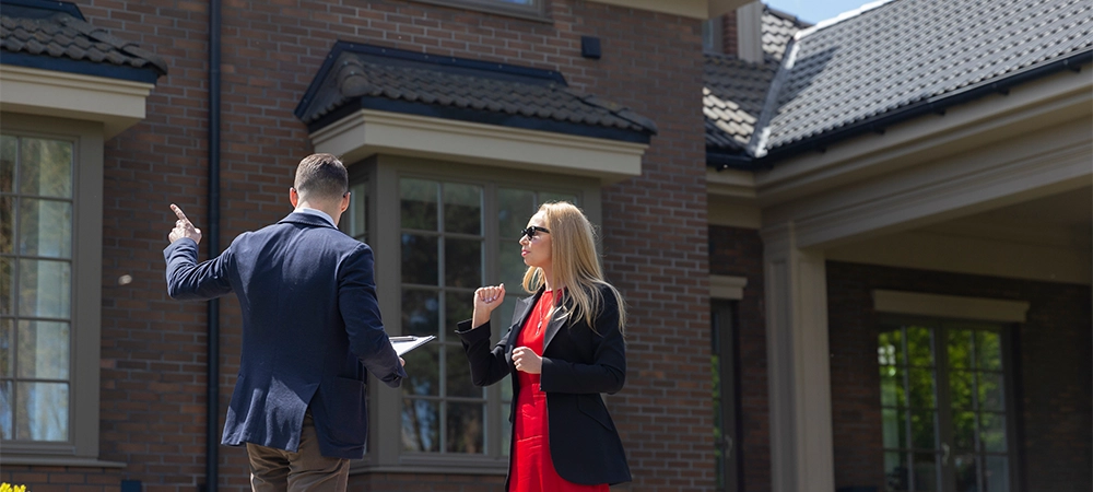 Blonde customer inspects cottage residence with real estate agent. Available offer from global property agency for businesswoman